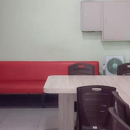 Guest House Anak Raja Pangkalan Bun Syariah Mitra Reddoorz Eksteriør billede